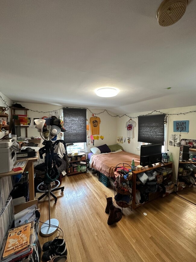 property at 8 Newton St