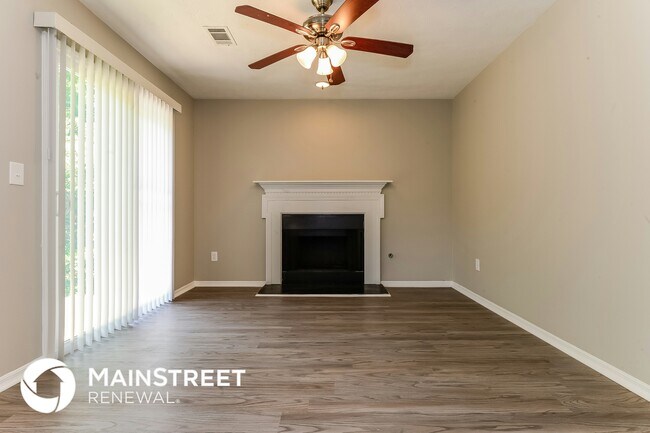 2457 Northmill Ln in Decatur, GA - Foto de edificio - Building Photo