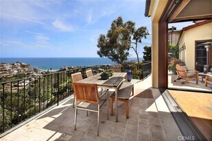 1131 Emerald Bay in Laguna Beach, CA - Building Photo