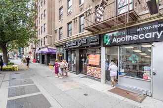 304 W 14th St in New York, NY - Building Photo - Building Photo