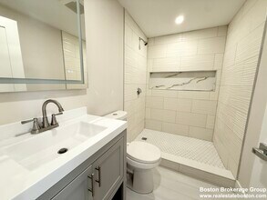 10 Cawfield St, Unit 2 in Boston, MA - Building Photo - Building Photo