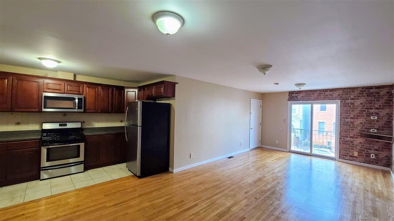 55 Grace St in Jersey City, NJ - Building Photo