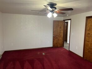 49980 N Park Cir in East Liverpool, OH - Building Photo - Building Photo