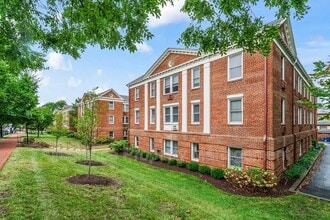 922 S Washington St in Alexandria, VA - Building Photo - Building Photo