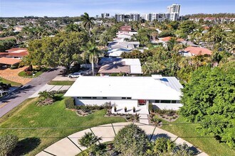 1673 Bel Air Ave in Pompano Beach, FL - Foto de edificio - Building Photo