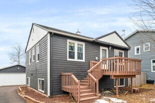 5116 Ivanhoe St in Duluth, MN - Building Photo