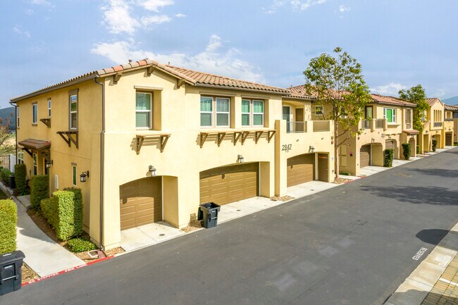 Casa Lago Eastlake in Chula Vista, CA - Building Photo - Building Photo