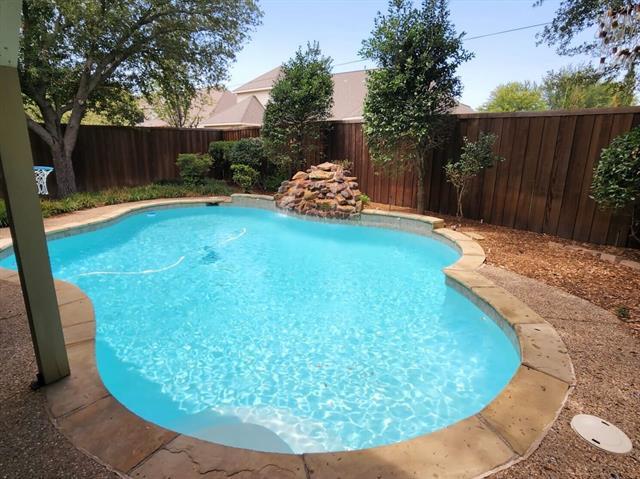 2021 Country Brook Ln in Allen, TX - Building Photo