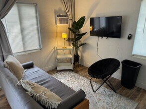 1101 NE 14th Ave in Fort Lauderdale, FL - Foto de edificio - Building Photo