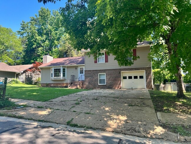 1009 SE Antietam Rd