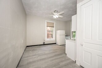 475 Riddle Rd, Unit 2B in Cincinnati, OH - Building Photo - Building Photo