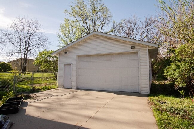 1746 1st St SW in Rochester, MN - Building Photo - Building Photo