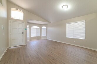 8340 W Troy St in Peoria, AZ - Building Photo - Building Photo