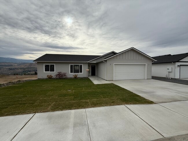 property at 562 S Joseph Ave