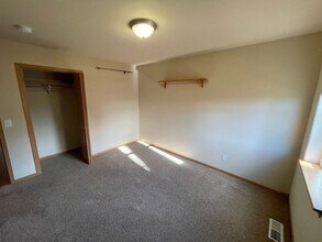 1240 Peony Dr in Billings, MT - Building Photo - Building Photo