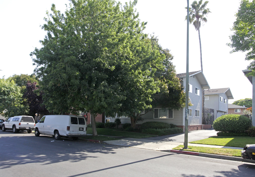 Cupertino Square Apartments in Sunnyvale, CA - Foto de edificio