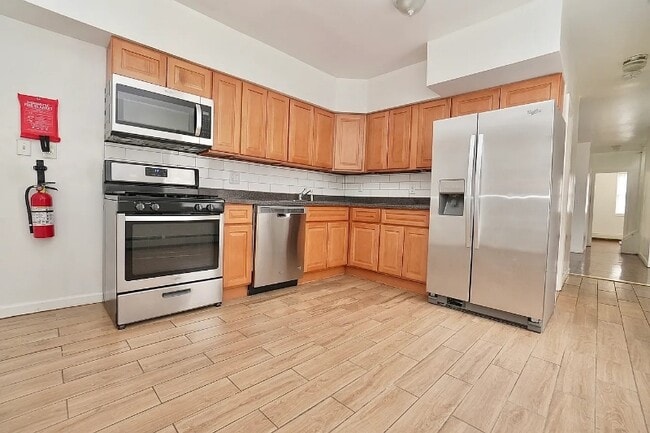 159 Grafton Ave in Newark, NJ - Building Photo - Building Photo