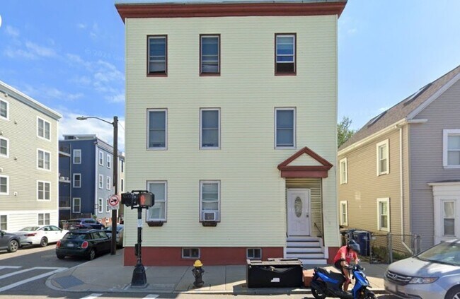 108 Boston St, Unit 1