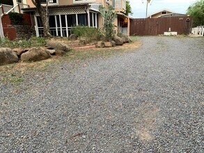 694 Kaae Rd in Wailuku, HI - Building Photo - Building Photo