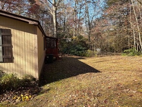 92 Hicks Lake Dr in Hendersonville, NC - Building Photo - Building Photo