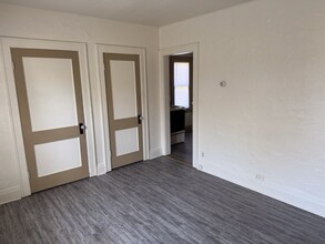 730 Park Ave in South Milwaukee, WI - Building Photo - Building Photo