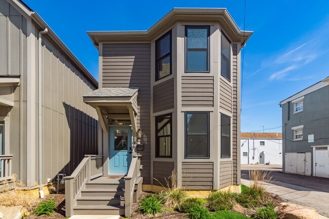 property at 1196 Hamlet St