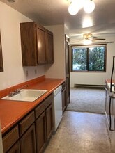 5902-5920 SE Milwaukie Ave in Portland, OR - Foto de edificio - Building Photo