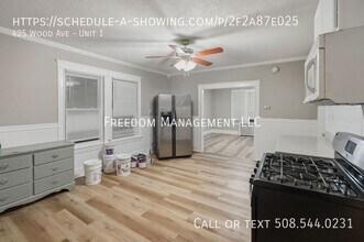 425 Wood Ave in Woonsocket, RI - Building Photo - Building Photo