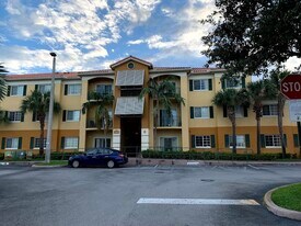 7350 NW 114th Ave, Unit 308 in Doral, FL - Building Photo