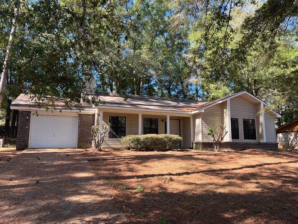 303 Ridgeway Dr in Enterprise, AL - Building Photo