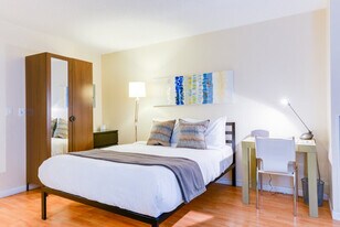 21 Nelson St, Unit SI ID1034867P in Toronto, ON - Building Photo