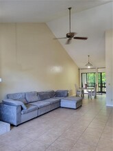 2816 Countrybrook Dr-Unit -25 in Palm Harbor, FL - Foto de edificio - Building Photo