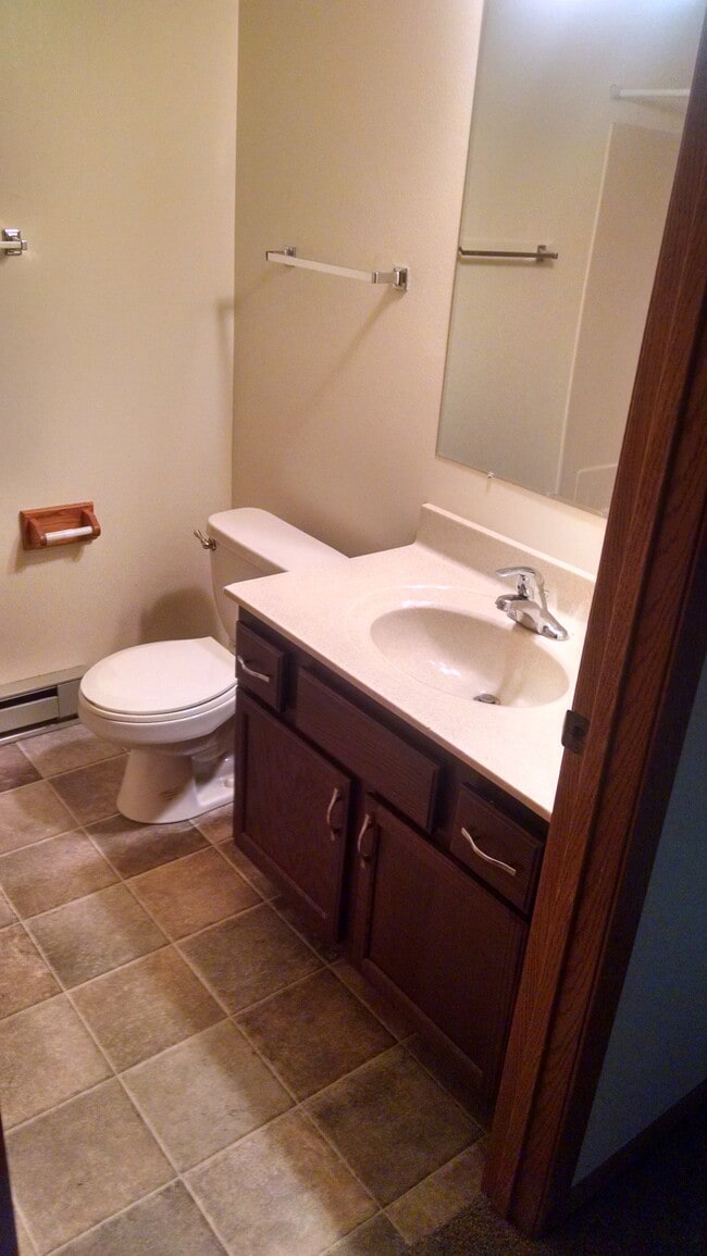 1025 Briar Ln in Altoona, WI - Building Photo - Building Photo
