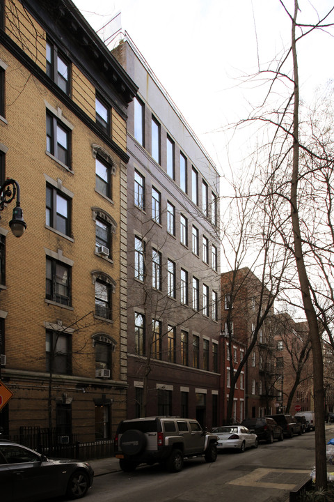 59 Barrow St in New York, NY - Building Photo