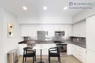 6301 Shellmound St in Emeryville, CA - Building Photo - Building Photo