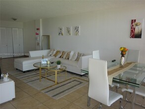 801 Three Islands Boulevard in Hallandale Beach, FL - Building Photo - Building Photo