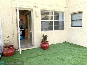 4653 NW 9th Dr in Plantation, FL - Building Photo - Building Photo