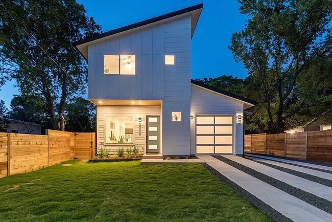5008 Lott Ave in Austin, TX - Foto de edificio - Building Photo
