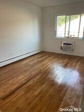 709 Pine St-Unit -2nd Fl in Brooklyn, NY - Foto de edificio - Building Photo