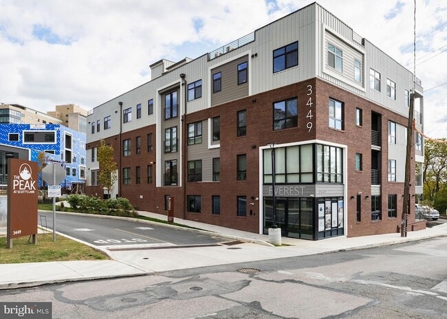 3449 Scotts Ln, Unit B219 in Philadelphia, PA - Foto de edificio - Building Photo