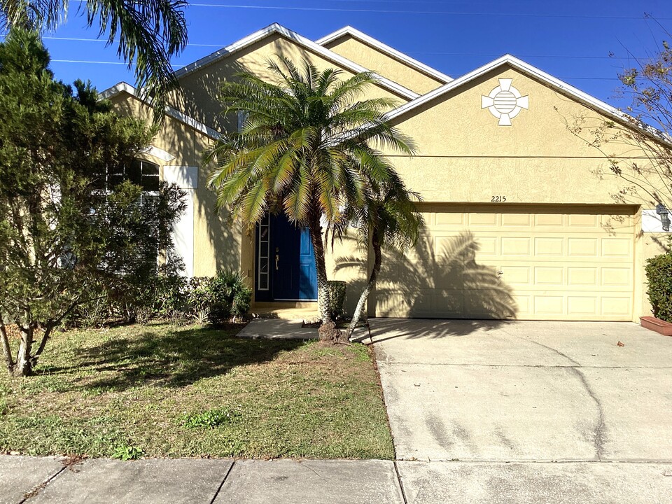 2215 Victoria Falls Dr in Orlando, FL - Building Photo