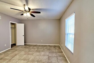 935 Byrne St, Unit 10 in Houston, TX - Building Photo - Building Photo