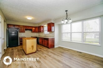 458 Pruden Dr in Pickerington, OH - Foto de edificio - Building Photo