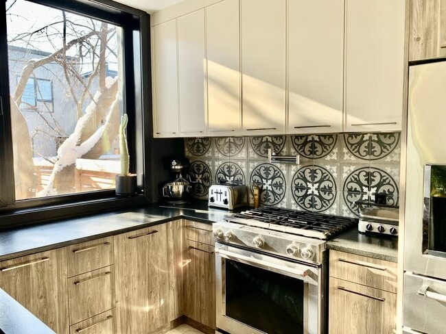 7930 Boyer Rue in Montréal, QC - Building Photo - Building Photo