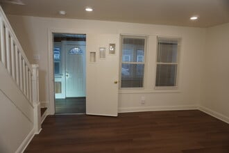 210 Center St in Dundalk, MD - Building Photo - Building Photo