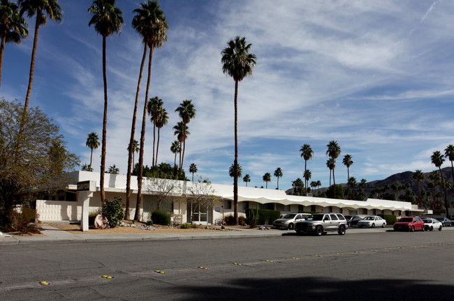 Canyon Apartments in Palm Springs, CA - Building Photo - Building Photo