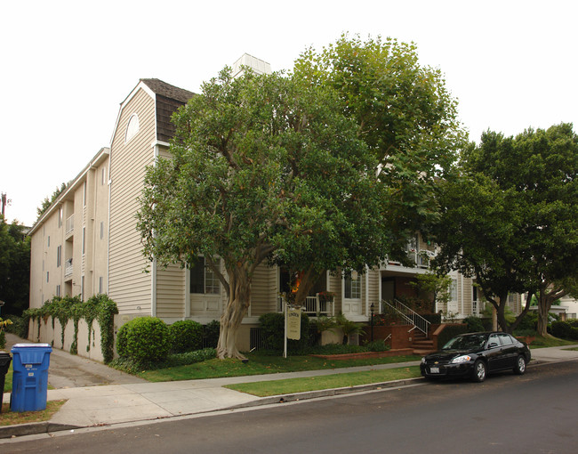 1646 Greenfield Ave in Los Angeles, CA - Building Photo - Building Photo