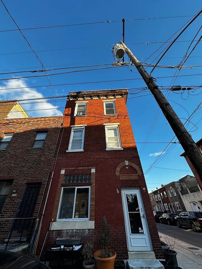 1523 S 10th St in Philadelphia, PA - Building Photo - Building Photo