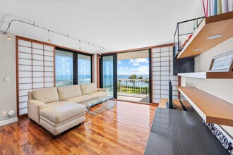 3250 S Ocean Blvd in Palm Beach, FL - Building Photo - Building Photo