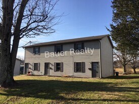 34 S Kniffin St in Greenwich, OH - Building Photo